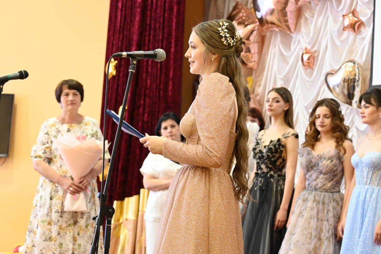 Выпускные вечера прошли в школах Чернянского района.