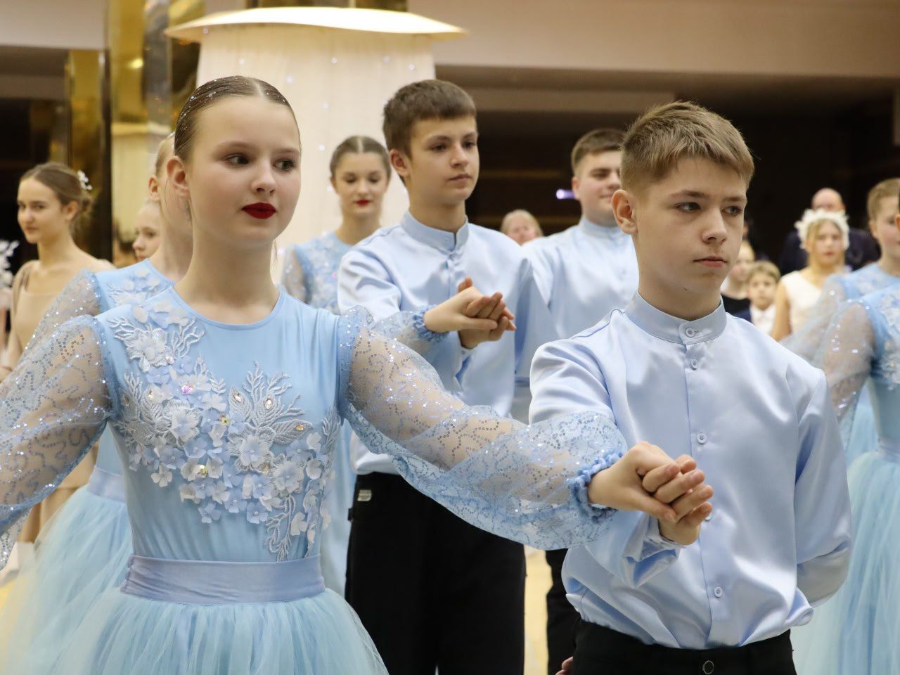 В Центре культурного развития посёлка Чернянка прошёл потрясающий зимний бал «В вихре снежного вальса»!.