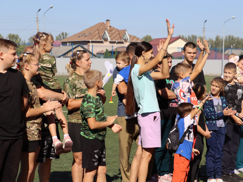 Районный фестиваль многодетных семей «Семейная команда» провели в Чернянском районе.