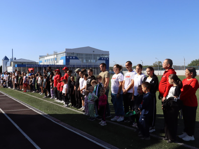 Районный фестиваль многодетных семей «Семейная команда» провели в Чернянском районе.