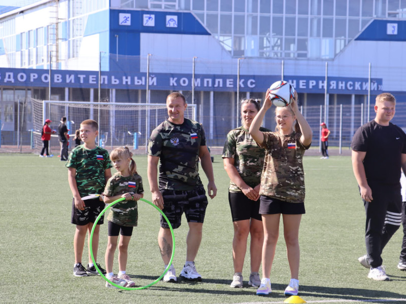 Районный фестиваль многодетных семей «Семейная команда» провели в Чернянском районе.