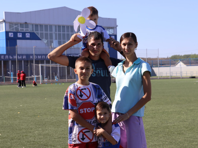 Районный фестиваль многодетных семей «Семейная команда» провели в Чернянском районе.