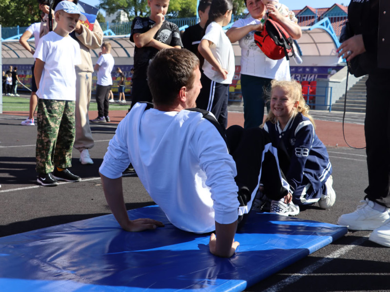Районный фестиваль многодетных семей «Семейная команда» провели в Чернянском районе.