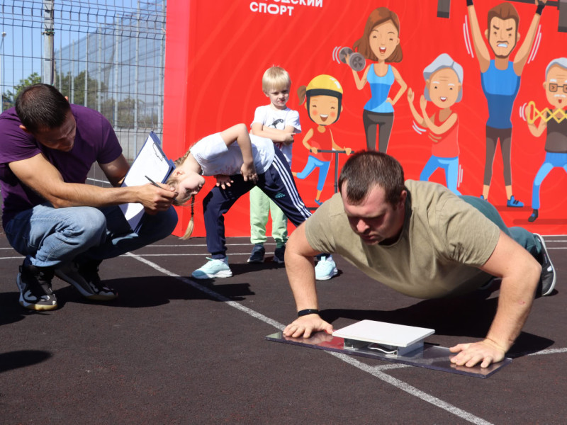 Районный фестиваль многодетных семей «Семейная команда» провели в Чернянском районе.