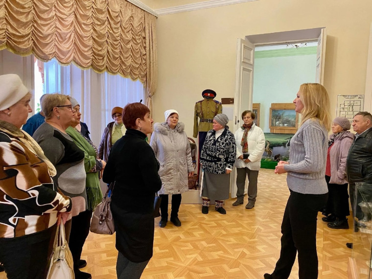 Сегодня в Чернянке состоялась пешеходная экскурсия по посёлку.