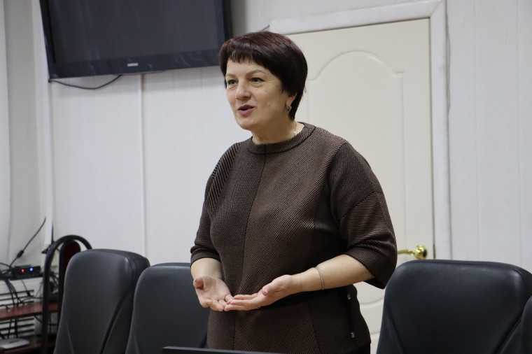 В рамках встреч с некоммерческими организациями Татьяна Круглякова встретилась с представителями Чернянского районного Совета женщин.